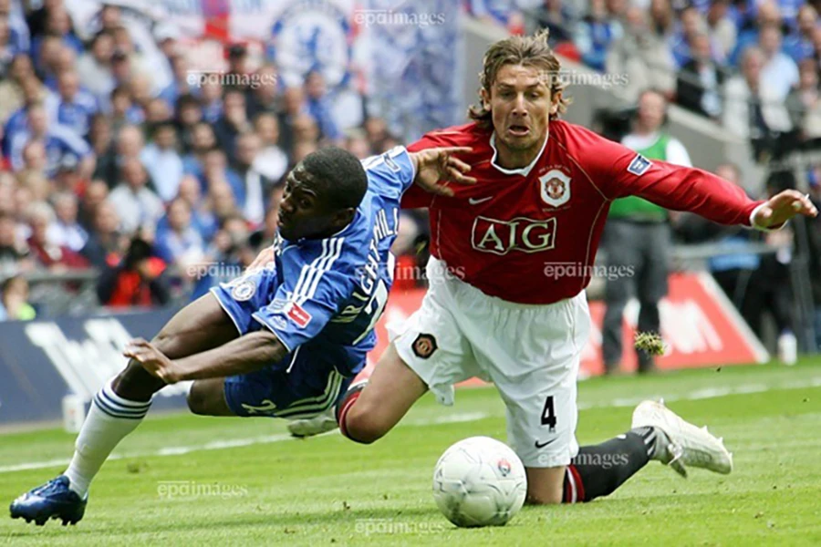 ngôi sao gây náo loạn MU,MU