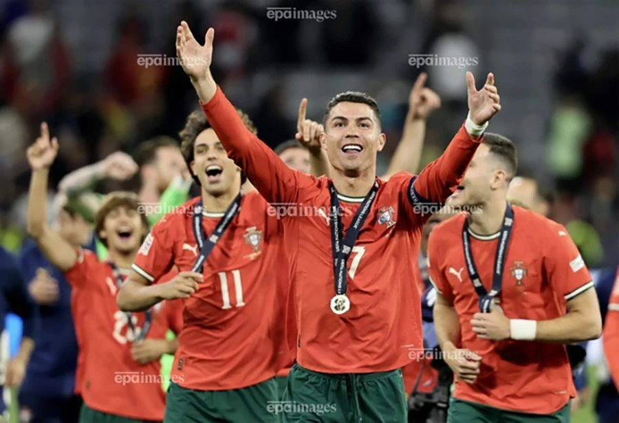 Top 5 cầu thủ bóng đá đắt giá nhất lịch sử,RONALDO