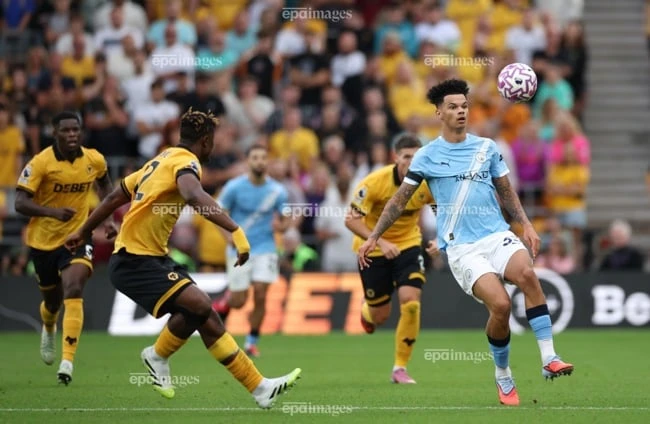 Man City thắng dễ Wolves