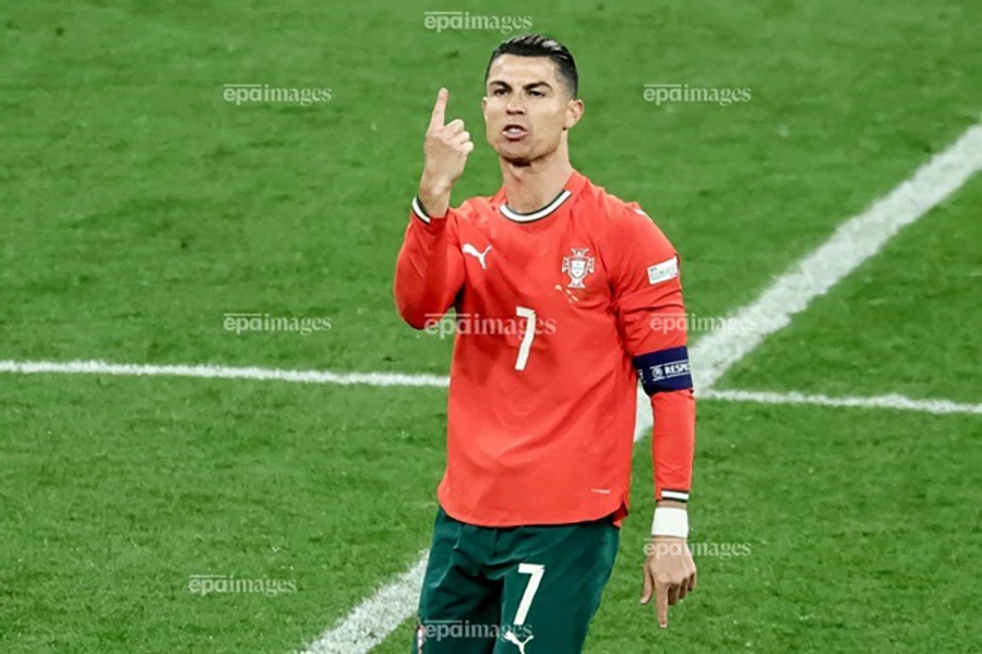 Ronaldo thể hiện đúng bản chất trong cuộc cãi vã dữ dội,RONALDO