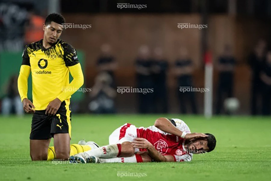 Cha mẹ của Bellingham bị cấm vào phòng thay đồ Borussia Dortmund,Bellingham,Borussia Dortmund