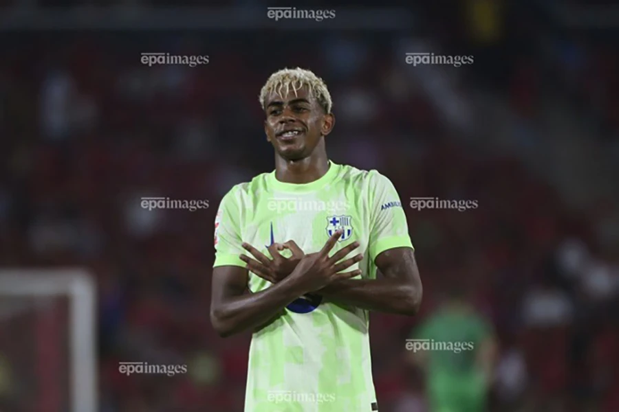 Thần đồng thử việc tại MU gửi lời cảnh báo đến Yamal,MU,YAMAL