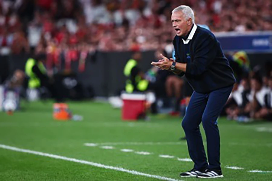 Tôi đã ném giày vào Mourinho,MOurinho