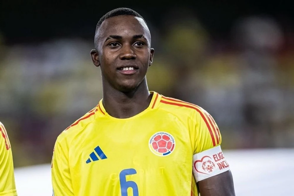 Thần đồng 17 tuổi của MU,MU