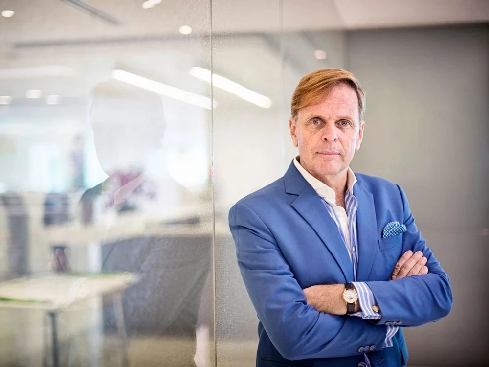 Doanh nhân chính thức xác nhận kế hoạch mua lại MU,MU