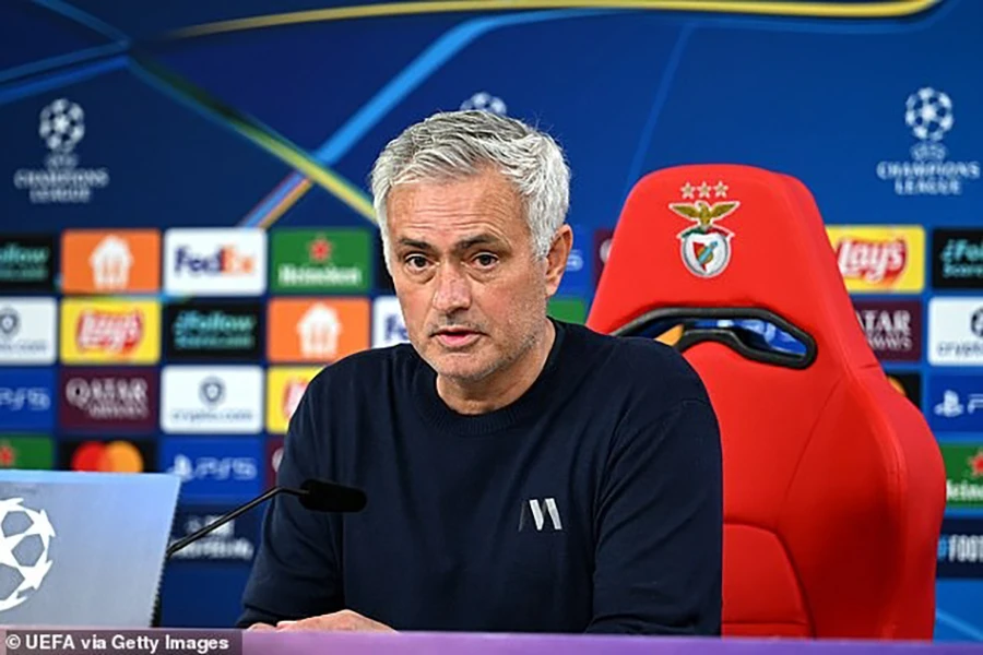 mourinho-ra-tuyen-bo-danh-thep.jpg