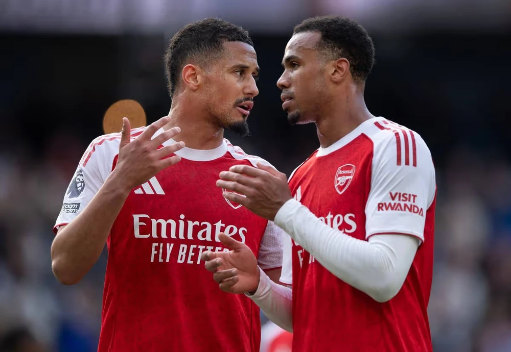 arsenal-Saliba-Gabriel.jpg