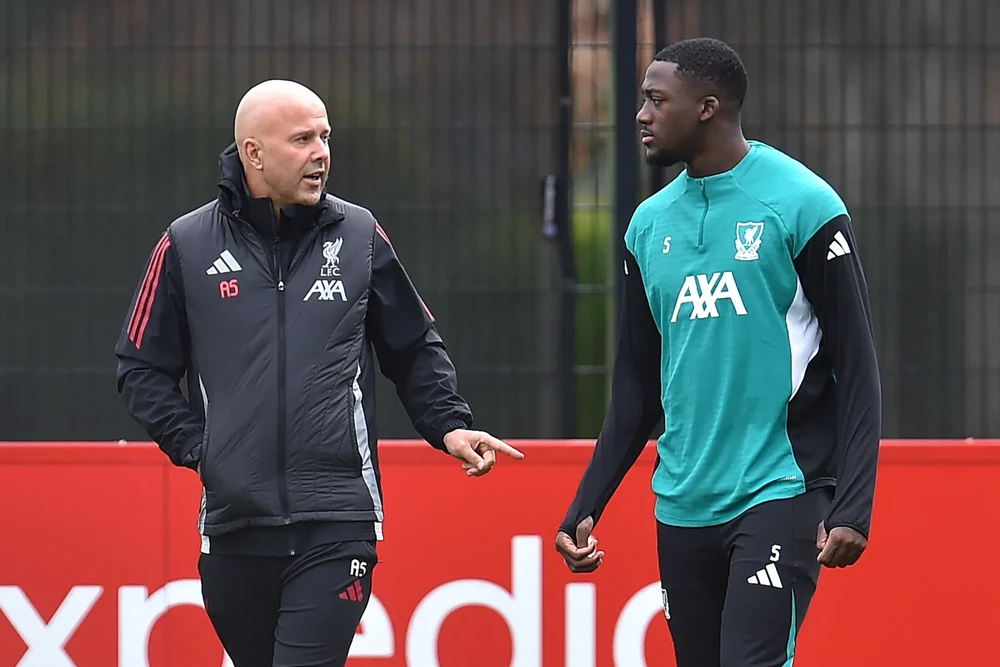 liverpool-slot-konate.jpg