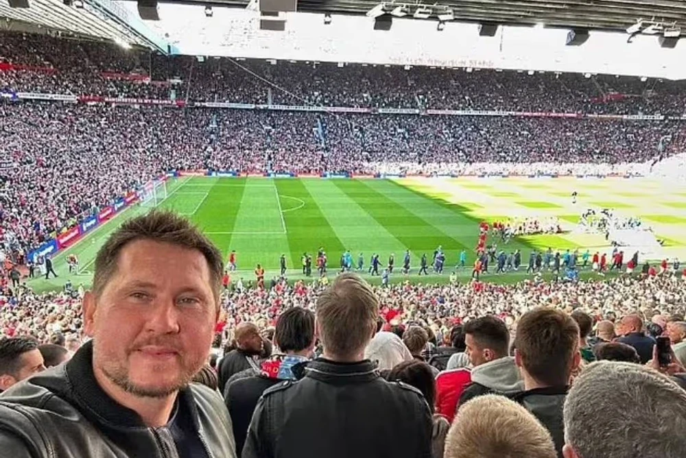 mu-Tomasz-Kuszczak.jpg