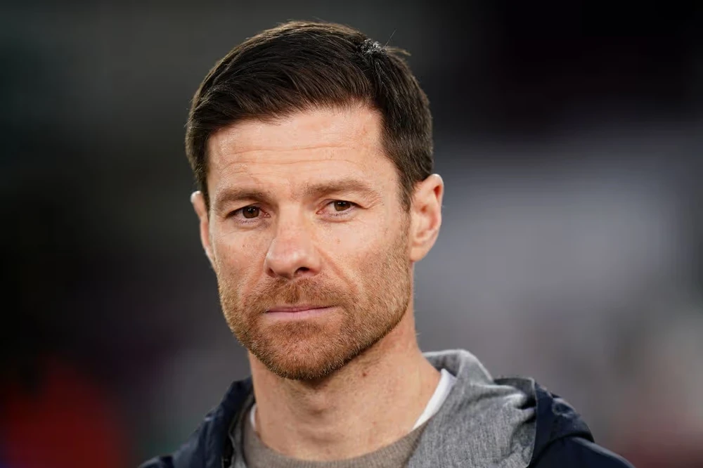 chelsea-xabi-alonso.jpg