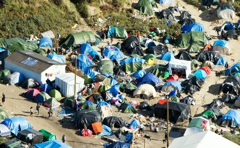 Pháp: Người nhập cư chiếm cảng ảnh 2