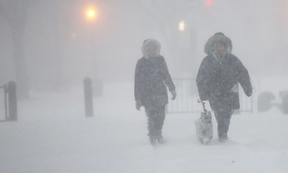 Bờ Đông Mỹ đóng băng vì tuyết ảnh 1