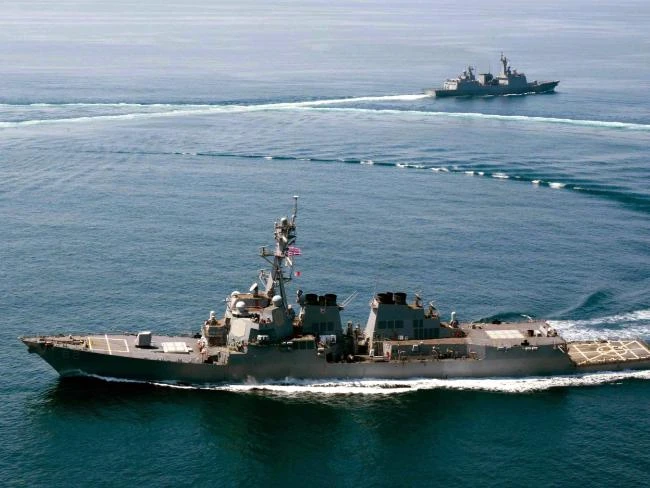 Úc sẽ tập trận 'tự do hàng hải' gần đảo nhân tạo ở biển Đông? ảnh 1