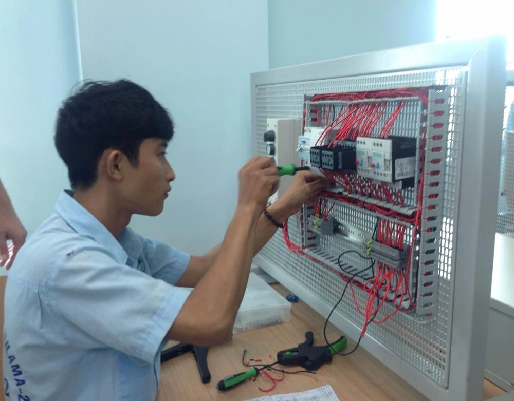 Các trường cao đẳng, trung cấp được thực hiện một hoặc nhiều lần trong năm. 