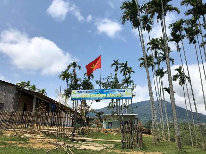 Trao quà và phát 15.000 khẩu trang miễn phí tại Quảng Nam ảnh 6