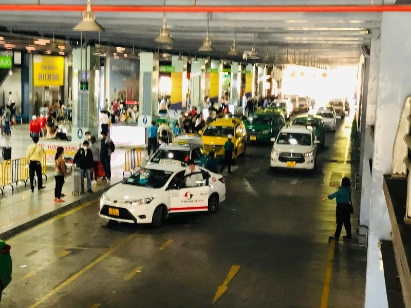 Hoạt động đón khách tại nhà để xe TCP. Ảnh: P.ĐIỀN