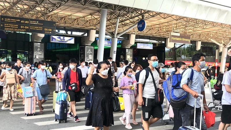 Sau kì nghỉ lễ 2-9, bốn ngày người dân ùn ùn trở lại TP.HCM và các tỉnh lân cận. Ảnh: P.ĐIỀN