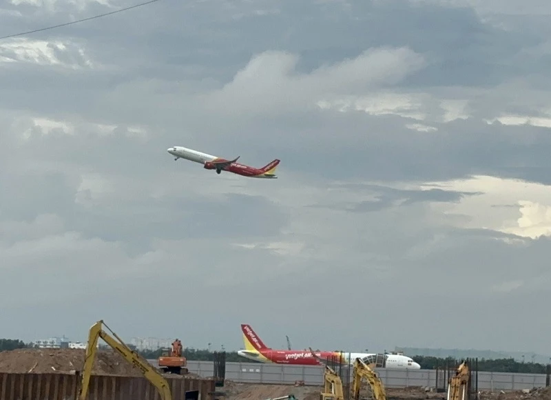 Các hãng hàng không mở đường bay mới và tăng tần suất khôi phục đường bay quốc tế. Ảnh: P.ĐIỀN