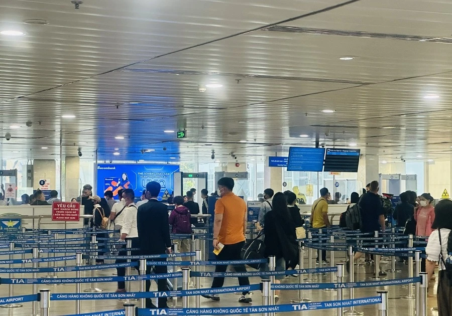 cac-chuyen-bay-tu-san-bay-tan-son-nhat-da-on-dinh-tro-lại1.jpg