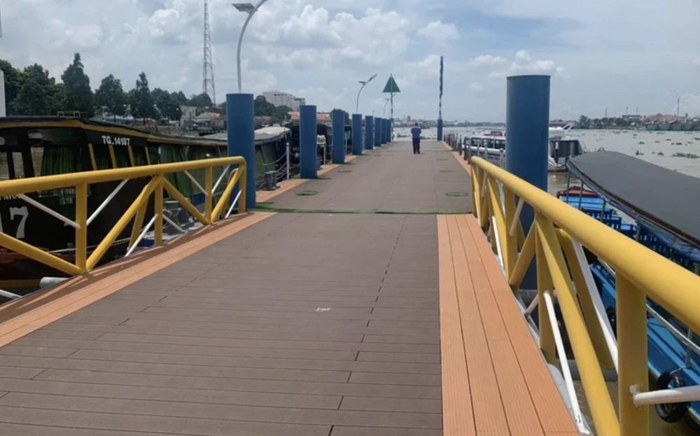 Các địa phương đã có sẵn bến bãi đường thuỷ, đáp ứng nhu cầu đi lại trong thời gian tới giữa TP.HCM - Tiền Giang ( cầu tàu ở Tiền Giang). Ảnh: ĐT