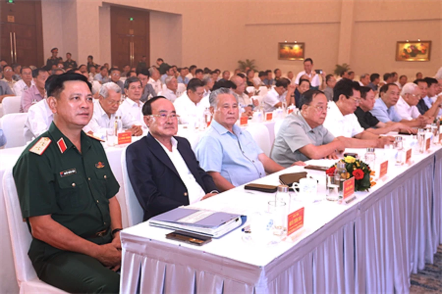 Quân khu 7 gặp mặt cán bộ cấp cao quân đội nghỉ hưu, nghỉ công tác. Ảnh: QK7