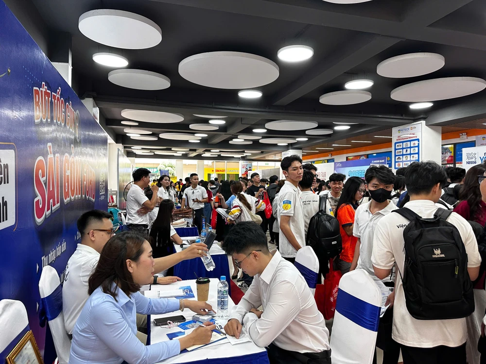 Nhiều sinh viên đã kết nối việc làm, nơi thục tập tại các công ty đa quốc gia. Ảnh: AN NHIÊN