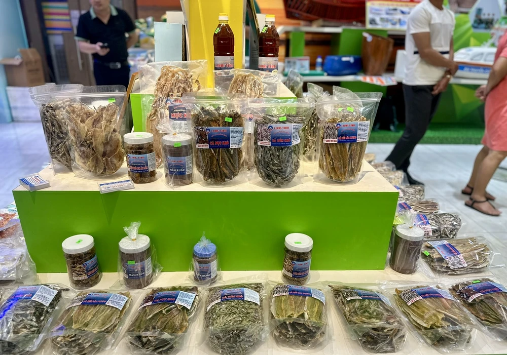 Các sản phẩm nông sản, sản phẩm OCOP và đặc sản tỉnh Quảng Trị lên kệ hàng tại TP.HCM.