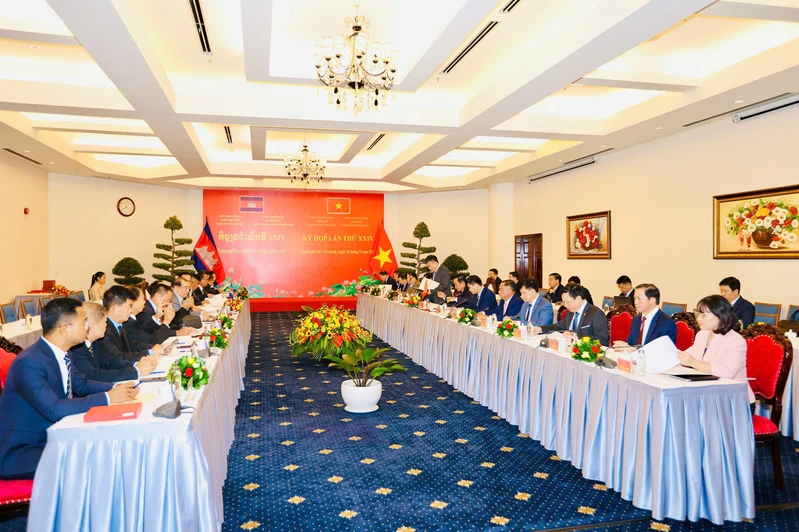 Việt Nam tiếp tục duy trì 11 Đội quy tập làm nhiệm vụ trên địa bàn các tỉnh, thành phố của Vương quốc Campuchia, cho đến khi tất cả các chiến sĩ được trở về với quê hương đất mẹ. Ảnh: Báo Quân khu 7