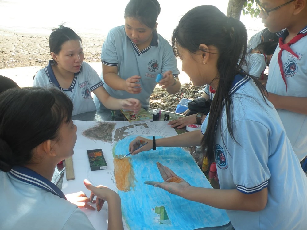 Yêu biển bắt đầu từ... nhặt rác ảnh 6 Yêu biển bắt đầu từ... nhặt rác ảnh 6