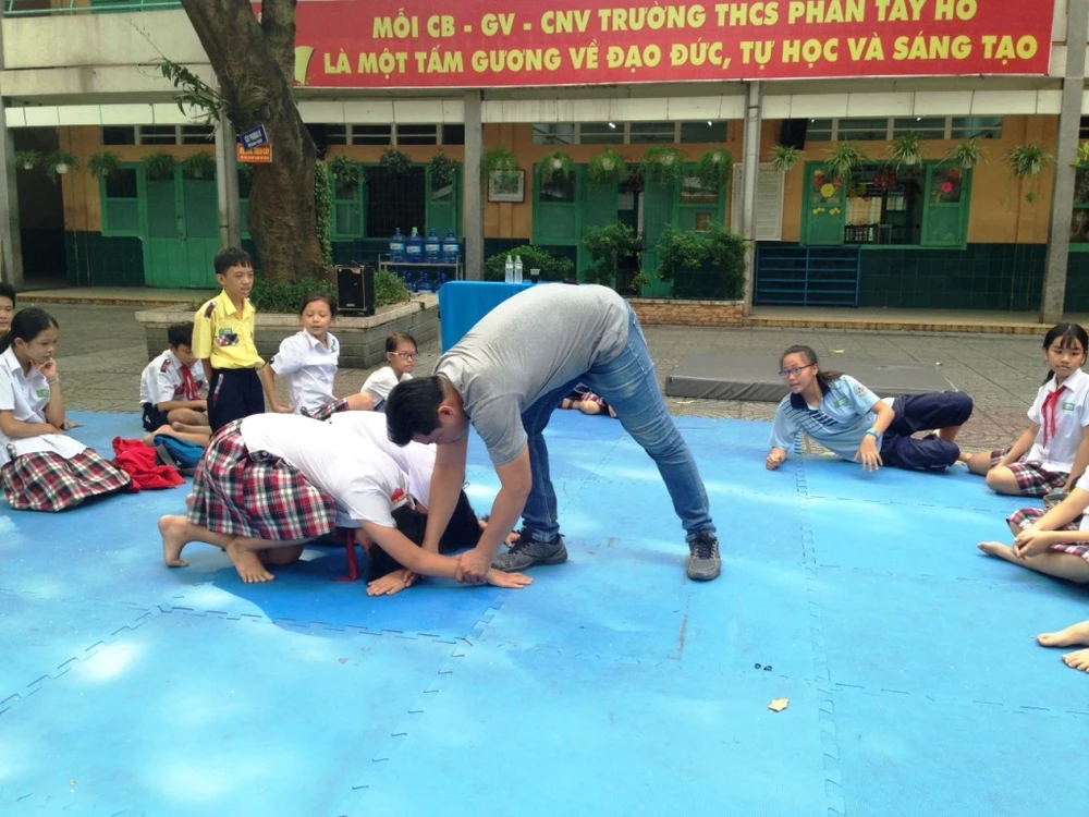 Khi thầy dạy Anh văn làm đạo diễn, trò mê kịch nói ảnh 6