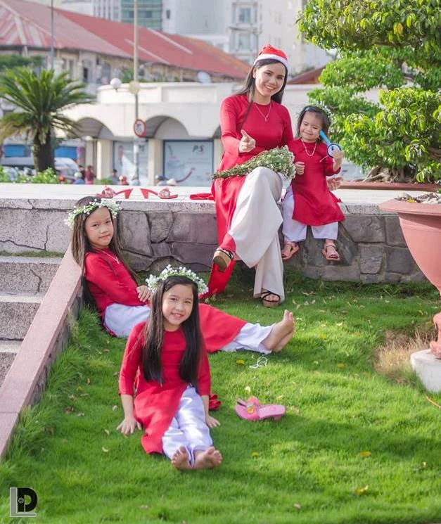 Ngắm chùm ảnh áo dài siêu dễ thương của 4 mẹ con ảnh 8