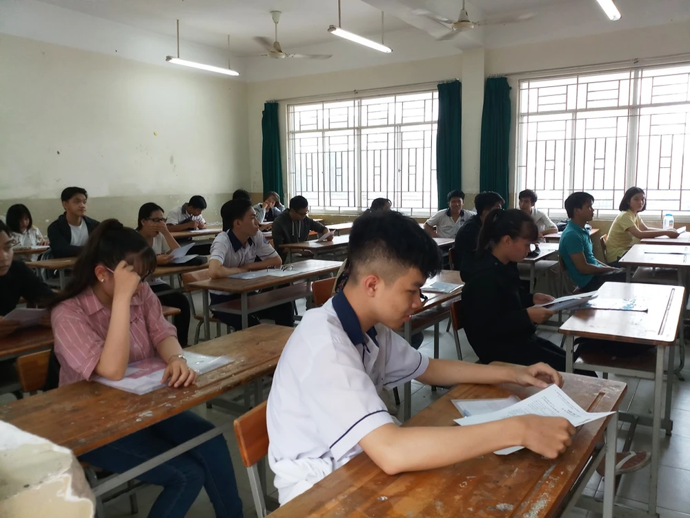 TP.HCM: Hơn 78.000 thí sinh làm thủ tục dự thi THPT Quốc gia ảnh 5