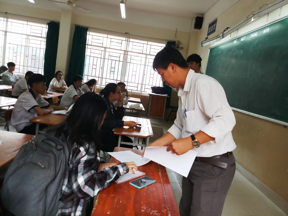 TP.HCM: Hơn 78.000 thí sinh làm thủ tục dự thi THPT Quốc gia ảnh 6