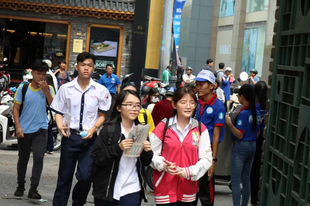 TP.HCM: Hơn 78.000 thí sinh làm thủ tục dự thi THPT Quốc gia ảnh 8