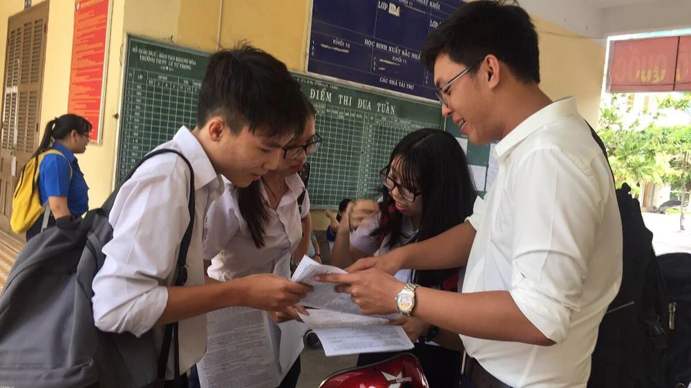 Đề tiếng Anh THPT năm nay có 'mưa' điểm 10? ảnh 1