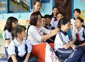 Cô Phượng hiệu trưởng gây thương nhớ cho học trò