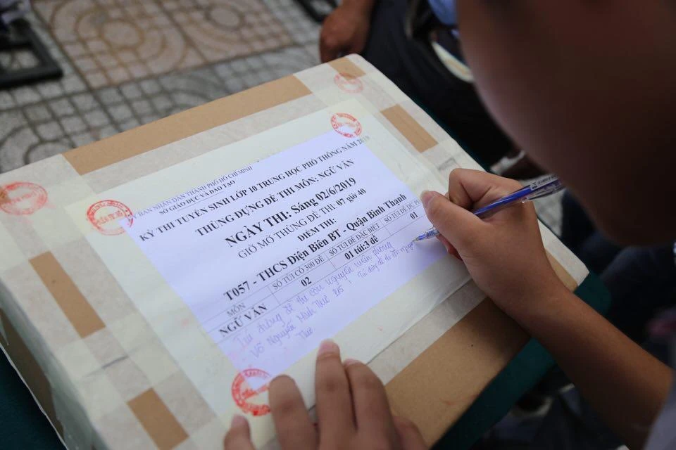 TP.HCM, Hà Nội: Hơn 165.000 HS bắt đầu cuộc đua vào lớp 10 ảnh 11