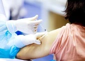 Trường học khảo sát về tiêm vaccine, phụ huynh băn khoăn 