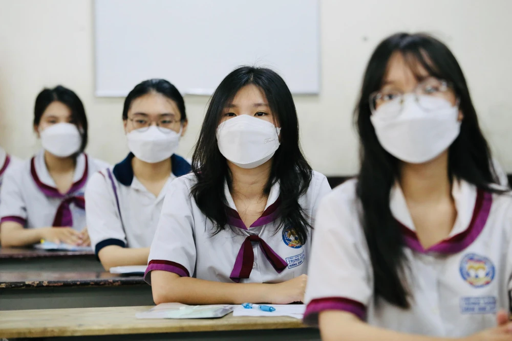 Thí sinh lắng nghe quy chế thi và rà soát lại thông tin. Ảnh: HOÀNG GIANG Thí sinh lắng nghe quy chế thi và rà soát lại thông tin. Ảnh: HOÀNG GIANG