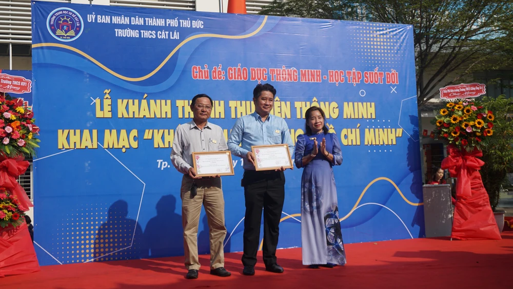 Hiệu trưởng nhà trường cho biết thư viện được xây dựng bằng hình thức xã hội hoá. Dịp này, trường cũng đã tri ân các mạnh thường quân, đối tác đã đồng hành cùng với trường trong suốt thời gian qua.