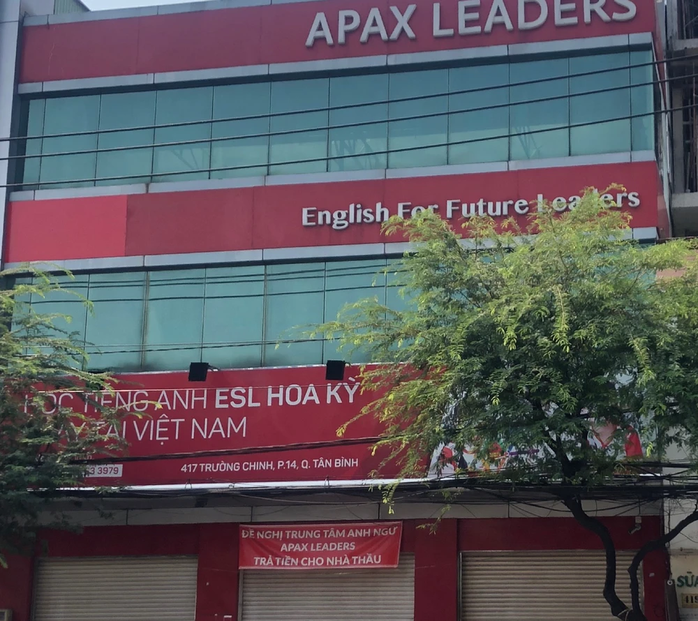 Một trung tâm anh ngữ Apax Leaders đóng cửa. Ảnh: THUỶ TÂM