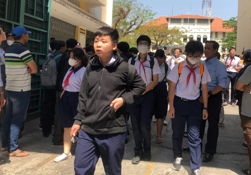 Học sinh tham dự kỳ thi học sinh giỏi lớp 9. Ảnh: KHÁNH TRÚC