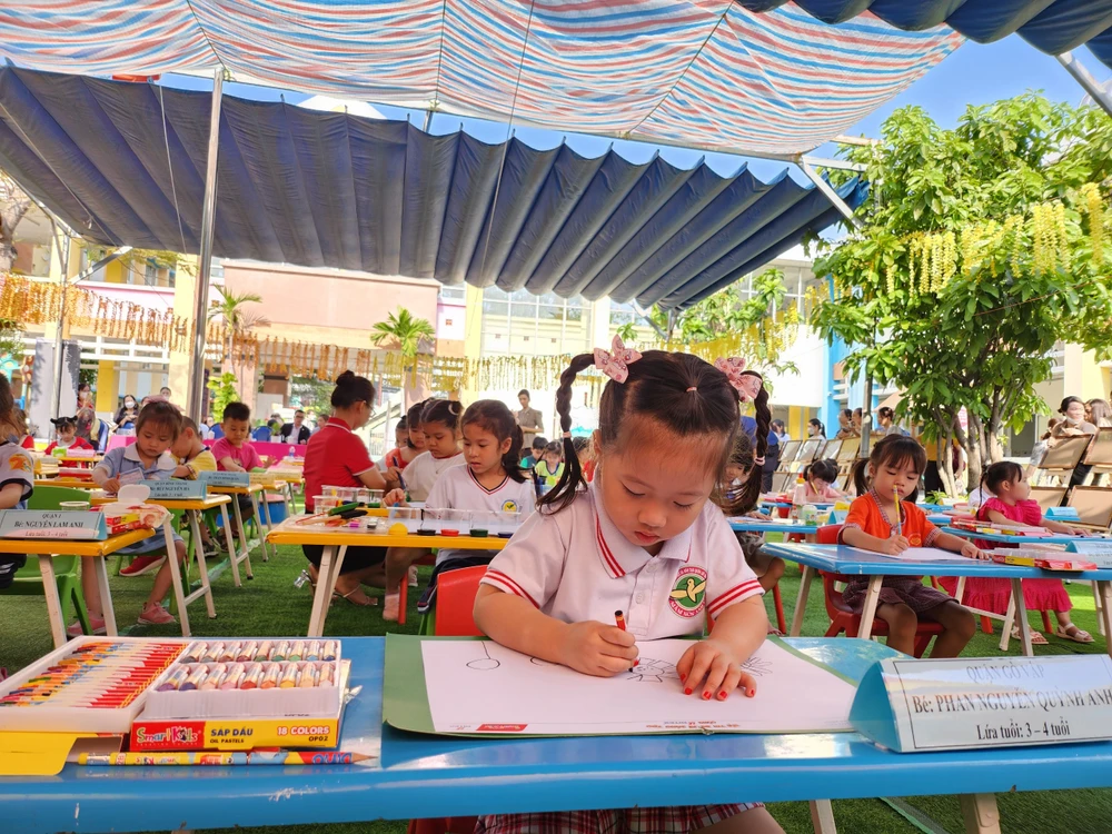 Những nét vẻ ngộ nghĩnh của các bé lớp mầm