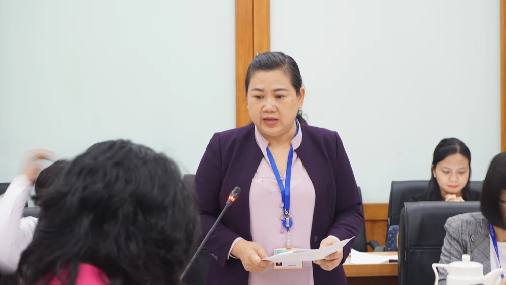 Bà Lương Thị Hồng Điệp, Trưởng phòng Giáo dục Mầm non, Sở GD&amp;ĐT TP.HCM phát biểu tại buổi làm việc sáng nay. Ảnh: NQ