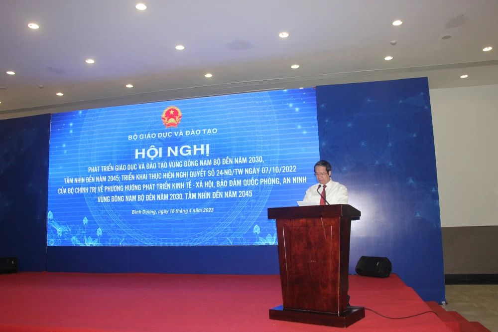 Bộ trưởng Bộ GD&amp;ĐT Nguyễn Kim Sơn phát biểu tại hội nghị. Ảnh: HP