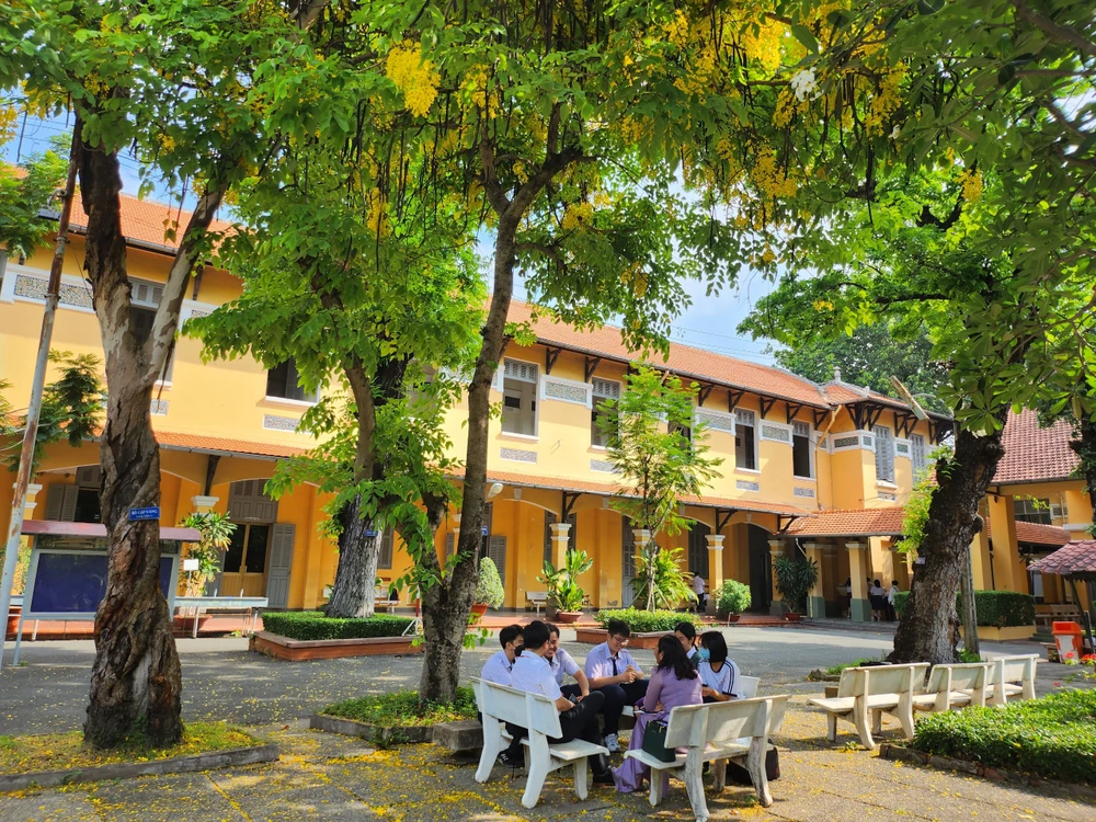 Và là địa điểm lý tưởng để cô trò thảo luận.