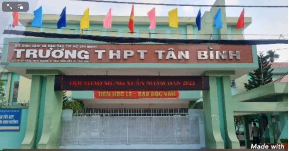 Trường THPT Tân Bình, quận Tân Phú ra thông báo khẳng định nhà trường không gửi bất kỳ tin nhắn nào trong thời điểm này. Ảnh: WEBSITE TRƯỜNG