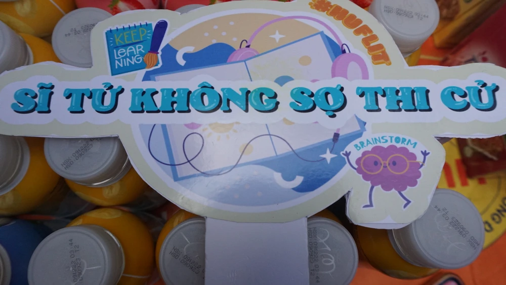 Hashtag cầm tay siêu đáng yêu được thiết kế dành cho các sĩ tử.