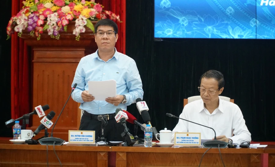 Ông Huỳnh Văn Chương, Cục trưởng Cục Quản lý chất lượng, Bộ GD&amp;ĐT tại buổi họp báo. Ảnh: PHI HÙNG