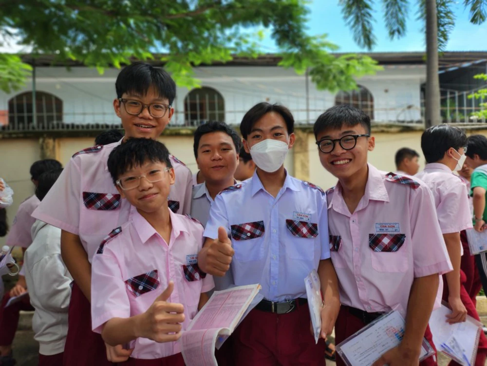 Thí sinh tham dự kỳ thi tuyển sinh vào lớp 10 THPT tại TP.HCM. Ảnh: NGUYỄN QUYÊN